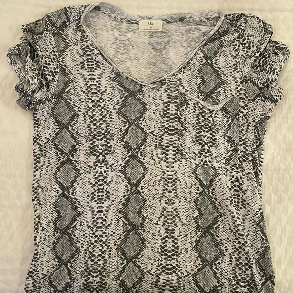 Anthropologie tea top